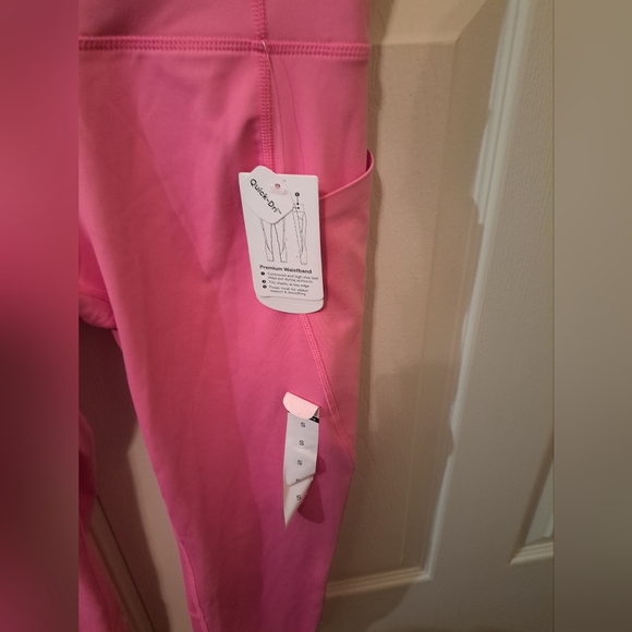 Xersion Women's 7/8  Athletic Leggings NWT - Picture 2 of 5